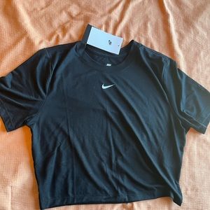 Nike Cropped Tee